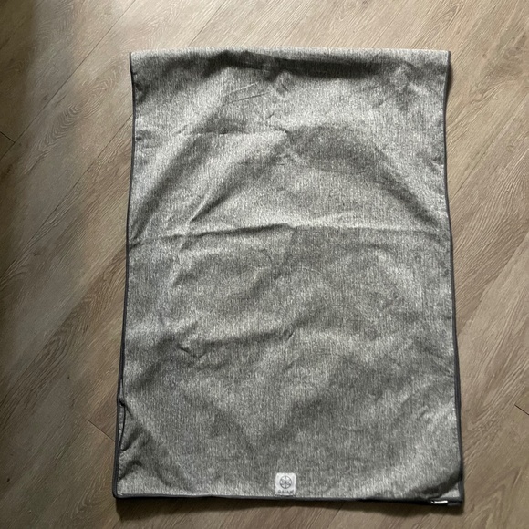 Heather grey Gaiam yoga mat towel - Picture 1 of 2